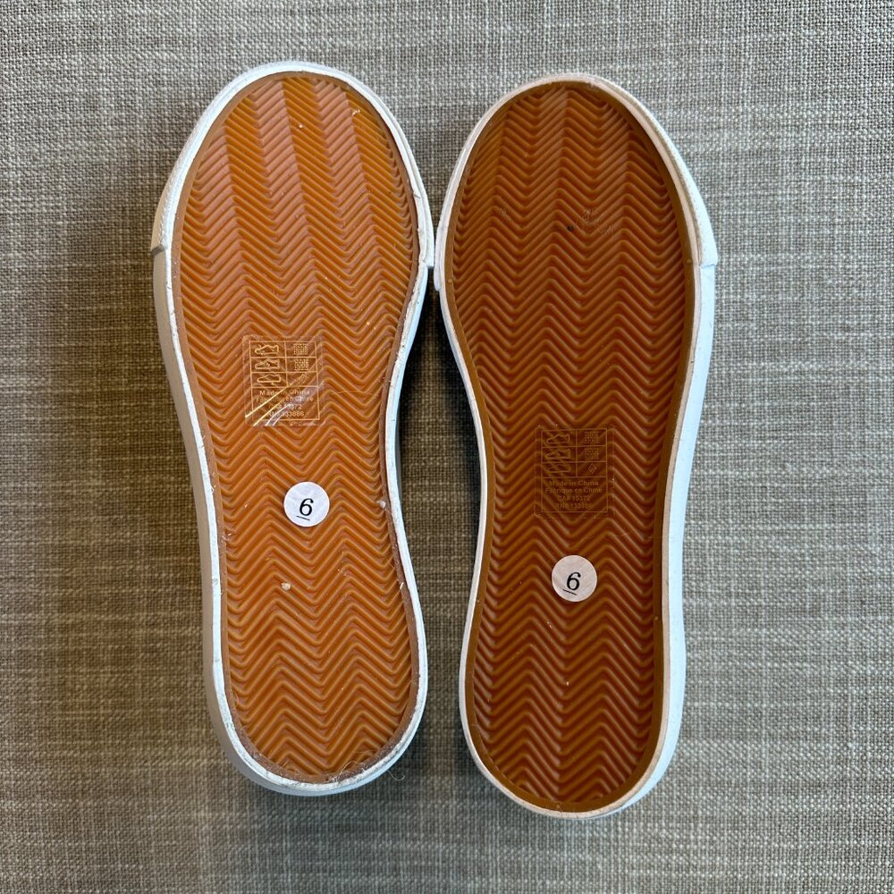 Joe Fresh White Canvas Sneakers - Picture 4 of 4